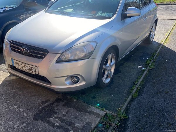 Kia Ceed Hatchback, Diesel, 2008, Silver