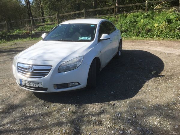 Vauxhall Insignia Hatchback, Diesel, 2012, White