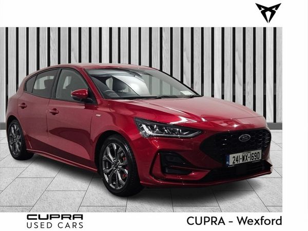 Ford Focus Hatchback, Petrol, 2024, Red