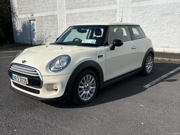 Mini Cooper Hatchback, Petrol, 2014, White