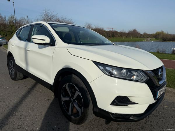 Nissan Qashqai MPV, Petrol, 2020, White