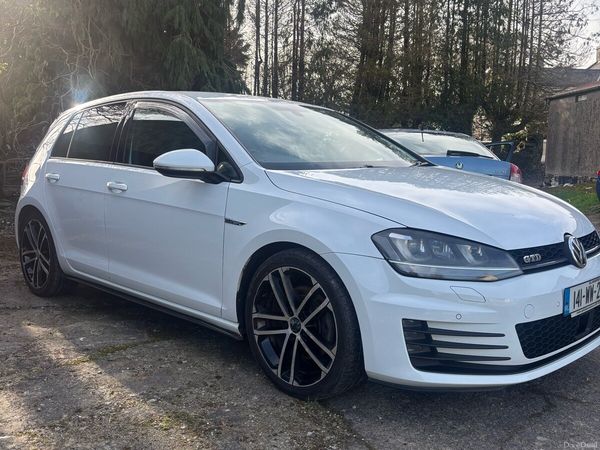 Volkswagen Golf Hatchback, Diesel, 2014, White