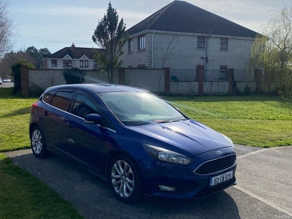 Ford Focus Hatchback, Petrol, 2015, Blue