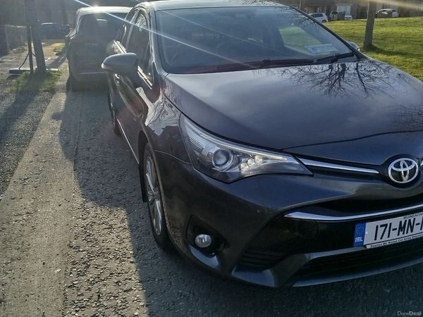 Toyota Avensis Saloon, Diesel, 2017, Grey