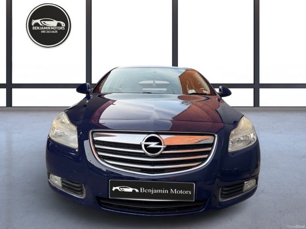 Vauxhall Insignia Hatchback, Diesel, 2011, Blue