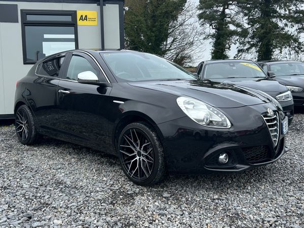Alfa Romeo Giulietta Hatchback, Petrol, 2016, Black