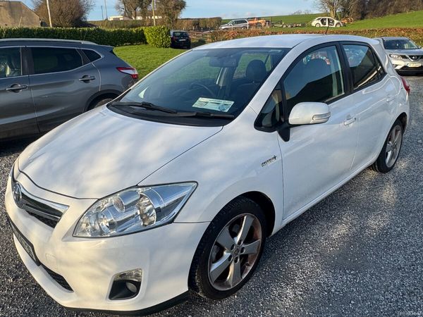Toyota Auris Hatchback, Petrol Hybrid, 2011, White