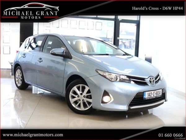 Toyota Auris Hatchback, Petrol, 2014, Blue