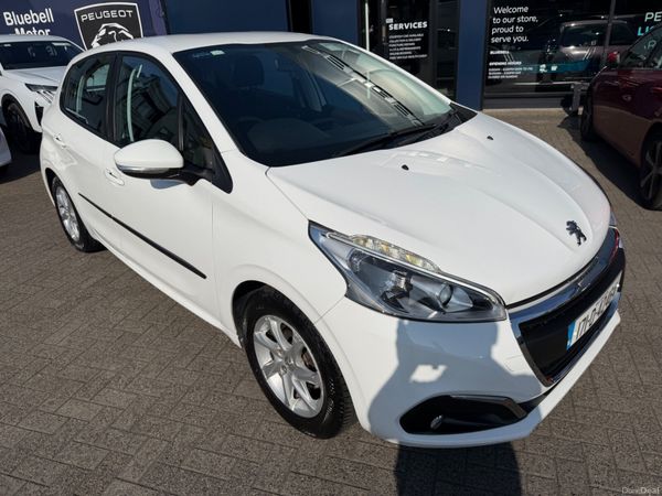 Peugeot 208 Hatchback, Petrol, 2017, White
