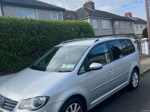 Volkswagen Touran MPV, Diesel, 2010, Silver