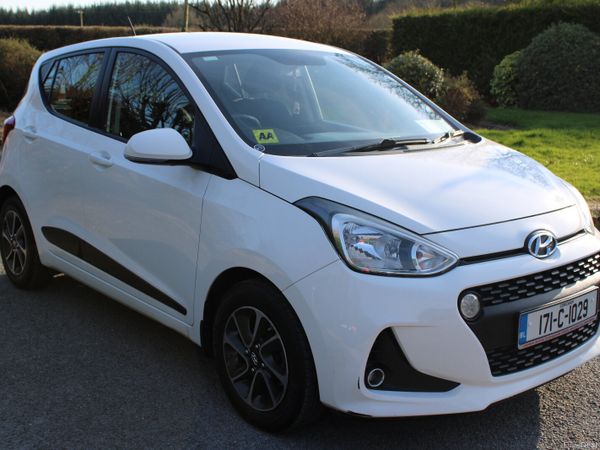 Hyundai i10 Hatchback, Petrol, 2017, White