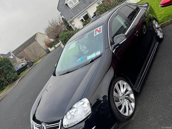 Volkswagen Jetta Saloon, Diesel, 2010, Black