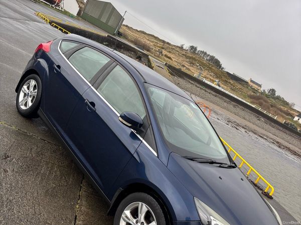 Ford Focus Hatchback, Petrol, 2012, Blue