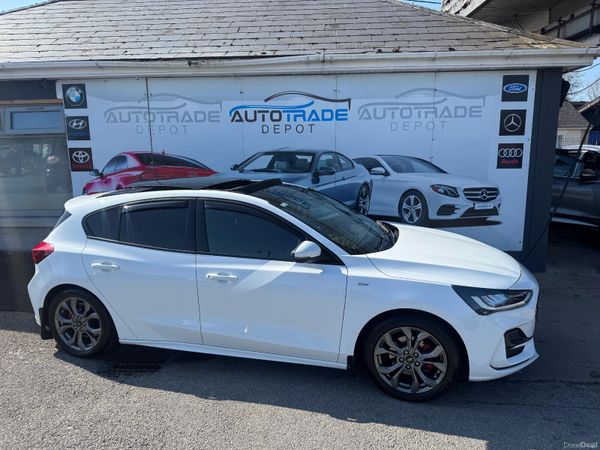 Ford Focus Hatchback, Petrol, 2023, White