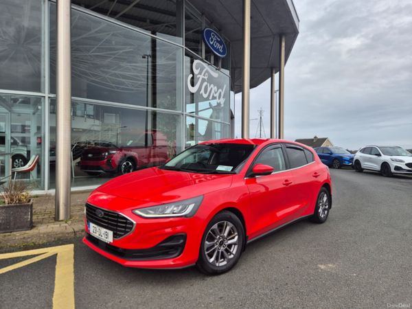 Ford Focus Hatchback, Diesel, 2023, Red