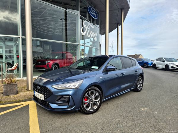 Ford Focus Hatchback, Petrol Hybrid, 2023, Blue