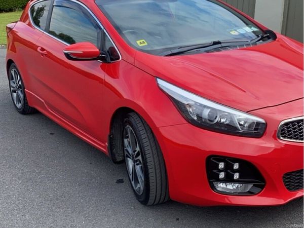 Kia Ceed Hatchback, Diesel, 2018, Red