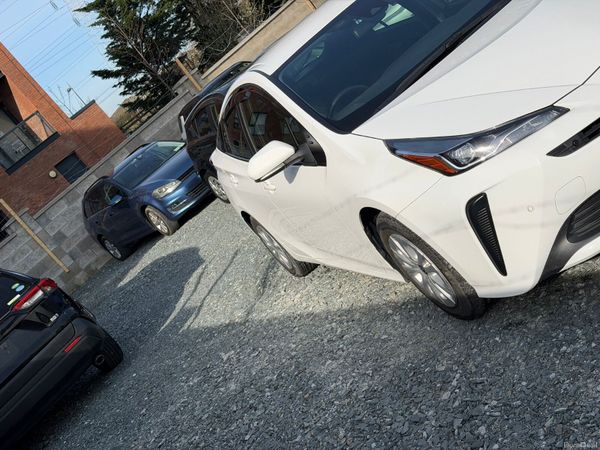 Toyota Prius Hatchback, Petrol Hybrid, 2020, White