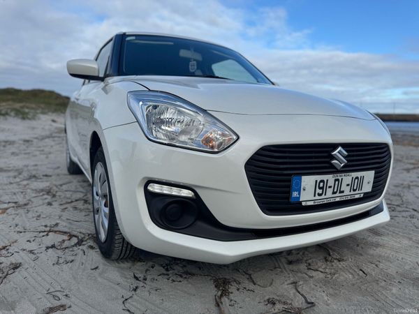 Suzuki Swift Hatchback, Petrol, 2019, White