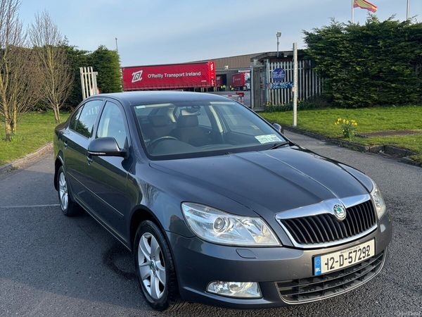 Skoda Octavia Hatchback, Diesel, 2012, Grey