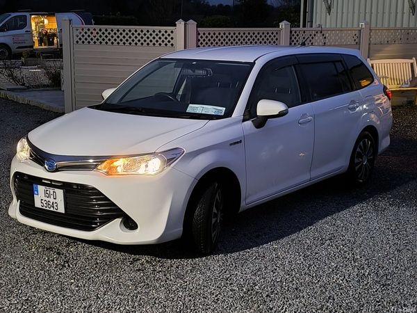 Toyota Corolla Estate, Petrol Hybrid, 2015, White