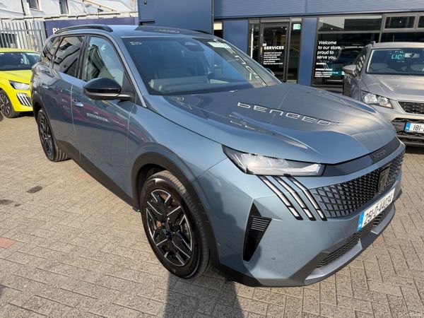 Peugeot 5008 MPV, Petrol, 2025, Blue