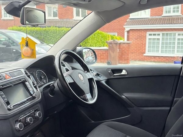 Volkswagen Tiguan SUV, Petrol, 2010, Black