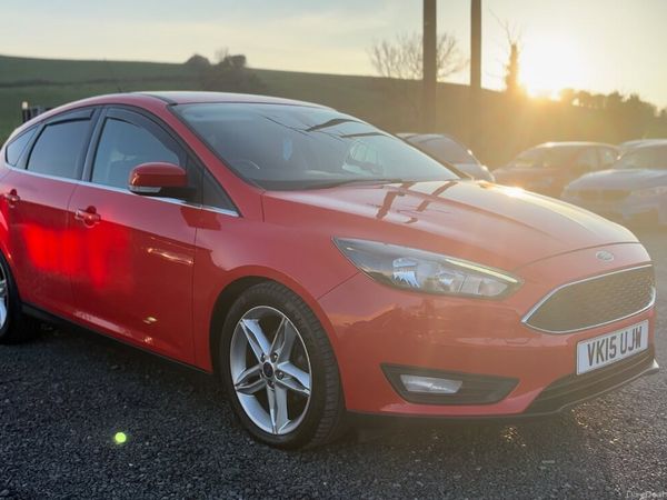 Ford Focus Hatchback, Petrol, 2015, Red