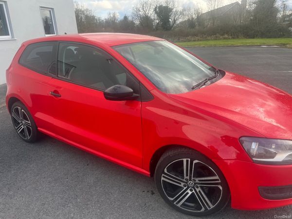 Volkswagen Polo Hatchback, Petrol, 2012, Red