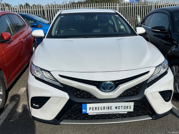 Toyota Camry Hatchback, Petrol Hybrid, 2020, White