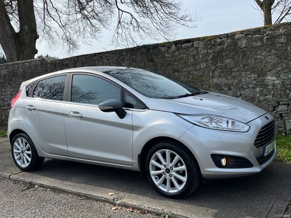 Ford Fiesta Hatchback, Petrol, 2015, Silver