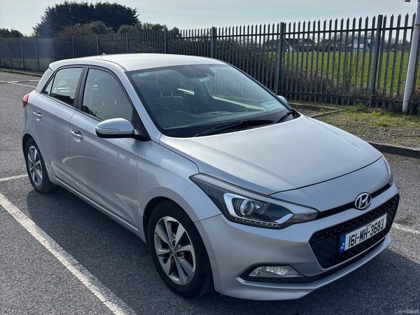 Hyundai i20 Hatchback, Petrol, 2016, Silver