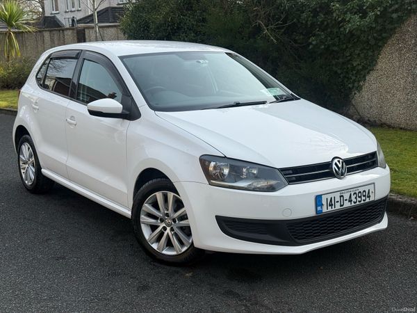 Volkswagen Polo Hatchback, Petrol, 2014, White