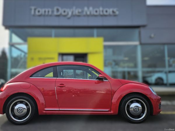 Volkswagen Beetle Hatchback, Petrol, 2014, Red