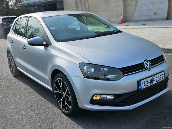 Volkswagen Polo Hatchback, Petrol, 2014, Silver