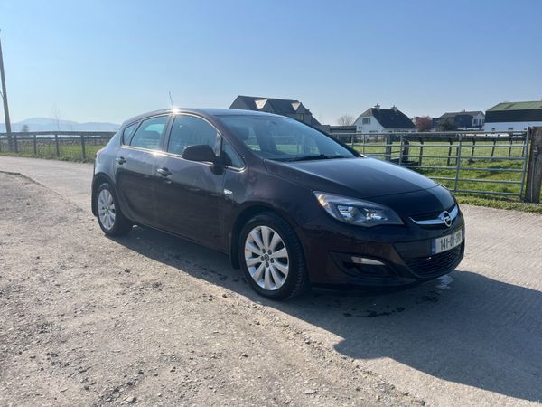 Opel Astra Hatchback, Diesel, 2014, Brown