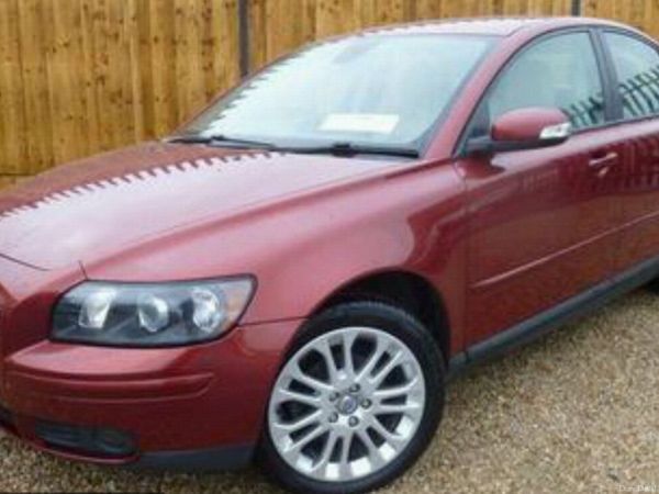 Volvo S40 Saloon, Petrol, 2007, Red