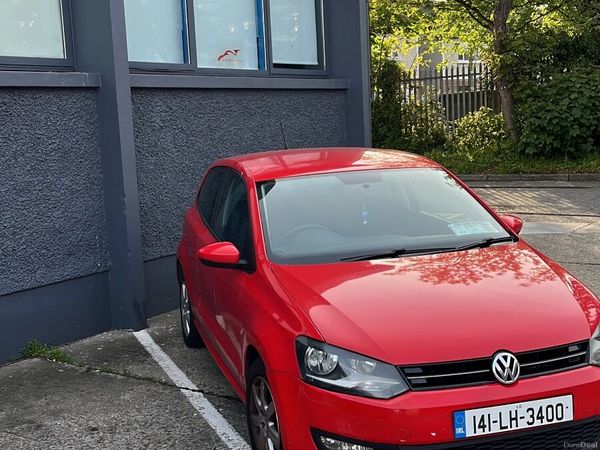Volkswagen Polo Hatchback, Petrol, 2014, Red