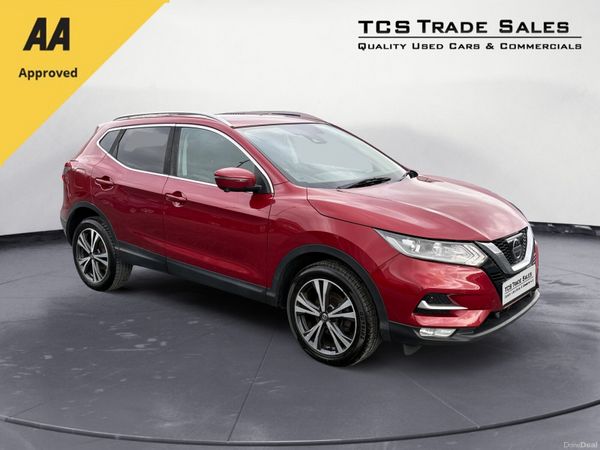 Nissan Qashqai SUV, Diesel, 2018, Red