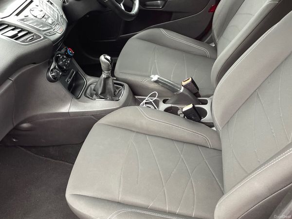 Ford Fiesta Hatchback, Petrol, 2016, Red
