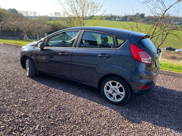 Ford Fiesta Hatchback, Petrol, 2015, Blue