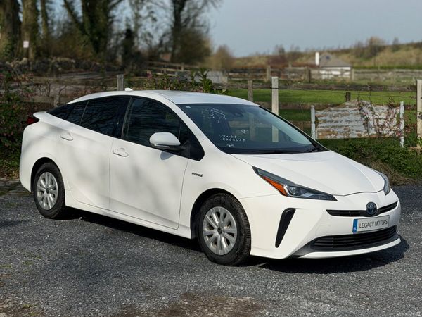 Toyota Prius Saloon, Petrol Hybrid, 2019, White