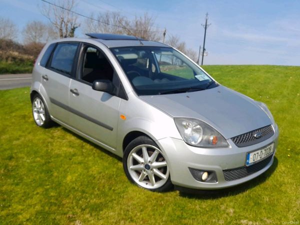 Ford Fiesta Hatchback, Petrol, 2007, Silver