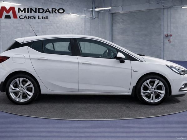Opel Astra Hatchback, Petrol, 2019, White
