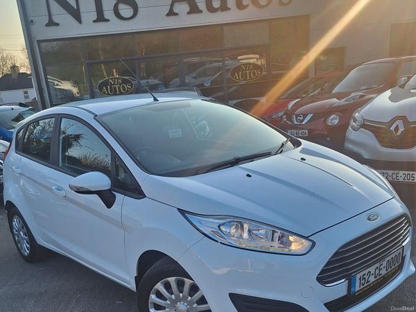 Ford Fiesta Hatchback, Petrol, 2015, White