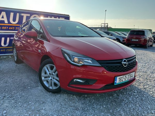 Opel Astra Hatchback, Petrol, 2018, Red