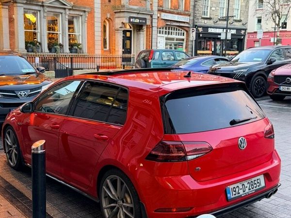 Volkswagen Golf Hatchback, Petrol, 2019, Red