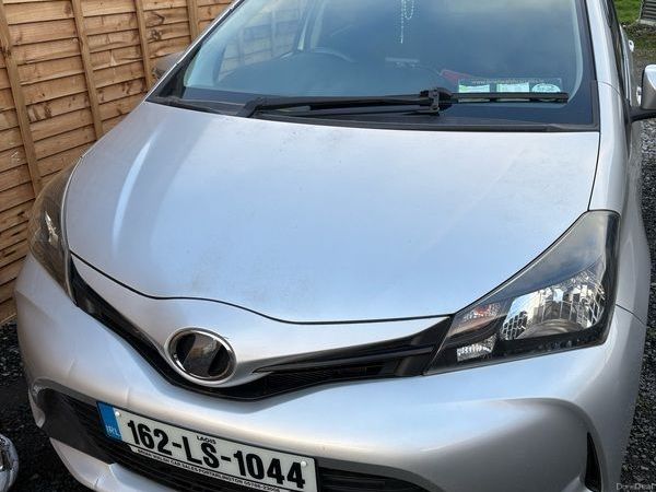 Toyota Vitz Hatchback, Petrol, 2016, Silver