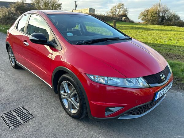 Honda Civic Hatchback, Petrol, 2011, Red