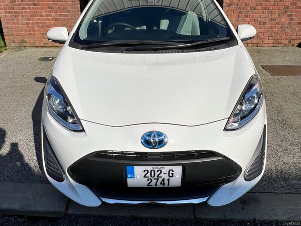 Toyota Aqua Hatchback, Petrol Hybrid, 2020, White